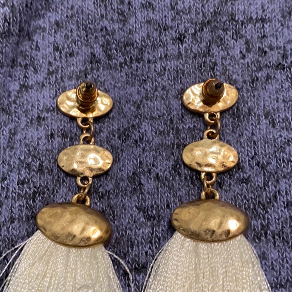 NWOT Gold dangle earrings with cream tassels - Picture 3 of 4